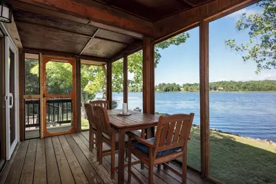 Image de Peaceful retreat on the shores of Shellcamp Pond