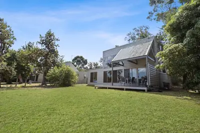 Image de Avon - Waterfront Retreat: Secluded lodges perfect for nature lovers