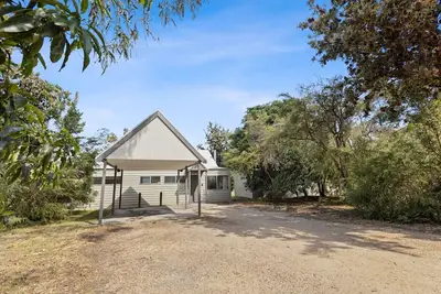 Image de Steamer - Waterfront Retreat: Secluded lodges perfect for nature lovers