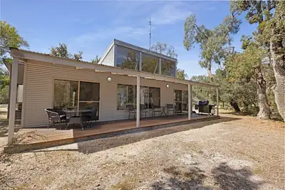 Image de Beluga - Waterfront Retreat: Secluded lodges perfect for nature lovers