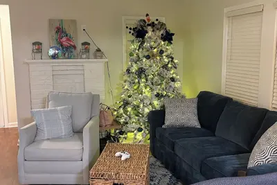 Image de Charming 3-bedroom house in the Crater City near State Parks, Lmu, & hospitals.