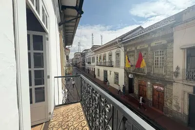Image de Spacious 5-bedroom house in charming Colonial Cuenca Center - Casa 621
