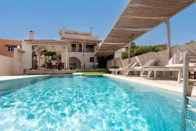Image de Villa Dimitra with swimming pool