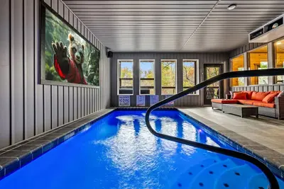 Image de New Construction! Saltwater Pool~Big Screen~Games~Relaxing Getaway!