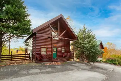 Image de Rustic Sevierville Escape: Hot Tub, Panoramic Deck Views & Bbq