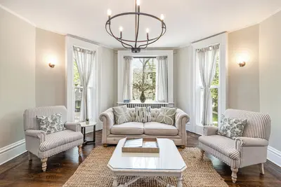 Image de Downtown Duplex: 2 delightful units under 1 roof!