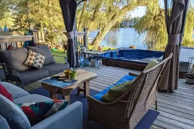 Image de Cosy Updated Lakefront Cottage