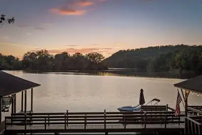 Image de Hiwassee Riverfront 3 Br House