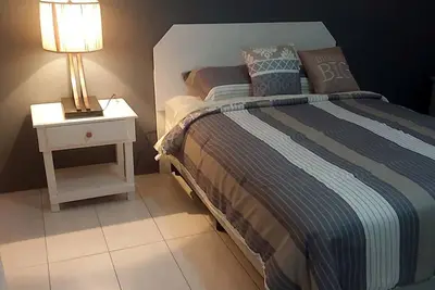 The Hamlet Suites - Family friendly Two Bedroom Apartment 4