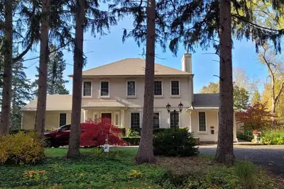 Charlotte’s Villa – Find Peace Amidst the Town