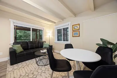 Image de Cozy 1-bedroom forest retreat in gorgeous Bellingham