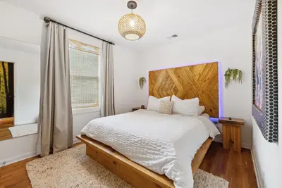 Image de Charming 2-bedroom unit in duplex in Nashville