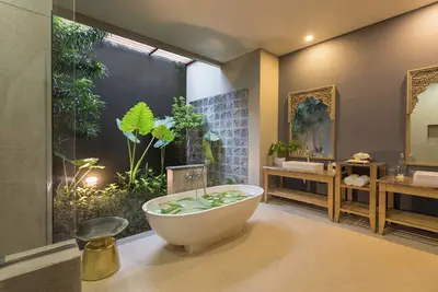 Image de Tropical Suite Private Pool Villa @ Popular Canggu\n\n