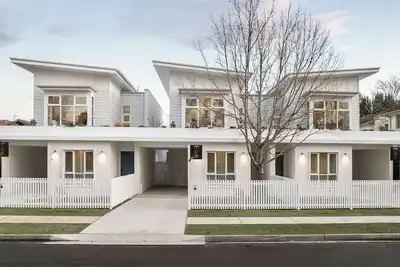 Image de Rubus Residences, Berry - by Linnaeus Collection