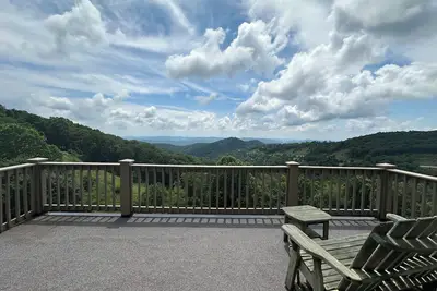 Image de On the Rocks - Cozy 1-br condo w/ stunning views 5 mins to downtown Blowing Rock