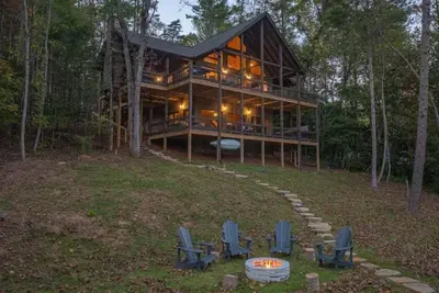 Image de Dialed Inn- Pet Friendly | Dock on Private Lake | Arcade Games