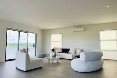 Image de Executive home in fabulous Whitianga waterways with exclusive use of pontoon