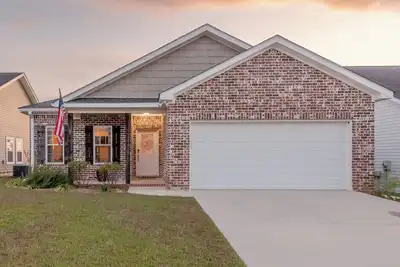 Image de Cozy and Comfy Retreat in a Quiet Neighborhood. Weekly and monthly discounts