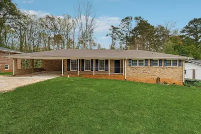 Image de Spacious 6-bedroom house with Ac, WiFi in tranquil Mableton