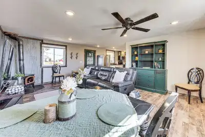 Image de Rustic Cabin in Peyton Near Hiking Trails!