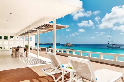 Image de Modern villa with private beach and large terrace with beautiful sea views.