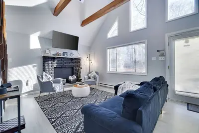 Image de The Cozy Modern Cabin – Near Lake & Pet-Friendly
