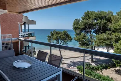 Image de Appartement familial en bord de mer avec piscine, climatisation et Wifi à Vilafortuny