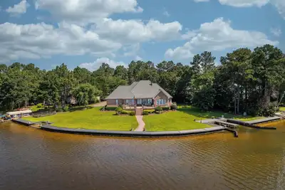 Image de Lakeside Lane Retreat