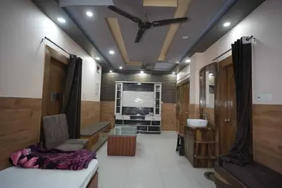 Image de Luxurious hotel or apartment in Varanasi city \nNear ghat Central Varanasi kashi
