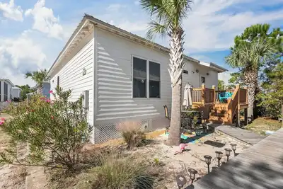 Image de Nature's Front Porch~3 Bedrooms~Beach Nearby! ! ! Book Your GetAway Today!