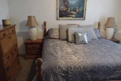 Image de Cozy 2-bedroom apartment in enchanting Elk Ridge with Ac, WiFi cottage feel