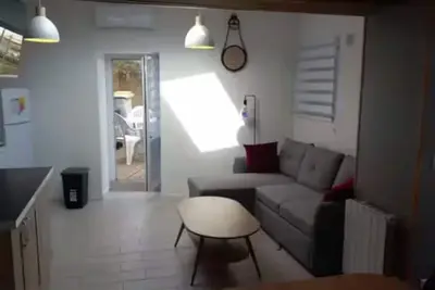 Image de Charmante Maison avec Jardin et Terrasse à Landevieille, à Proximité des Plages