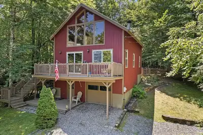 Image de Short Walk To A Large Sandy Beach