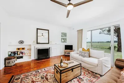 Image de Burrundulla Farmhouse Tranquil Country Allure