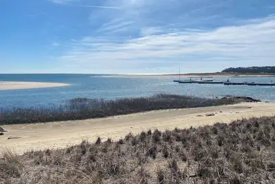 Image de Charming 2 bedroom condo on Private Beach by Outer Most Marina