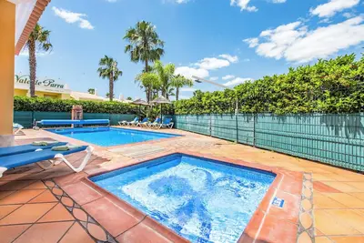 Image de Villa Norcas Grande - Six Chambres Villa, Couchages 12