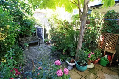 Image de Charming hidden cottage with private garden in Central Swanage