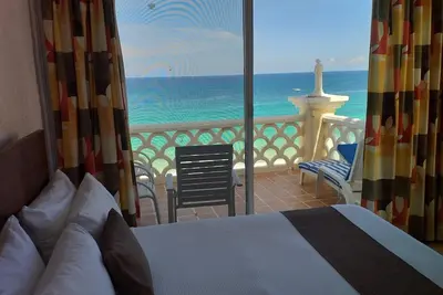 Image de A few meters from the Caribbean Sea