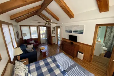 Image de Lakeview Cottage with swimming & kayaking access to the lake