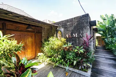 Image de Alma, 5 Bedroom Joglo Villa in Canggu + Bilyard\n\n