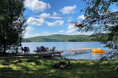 Image de Secluded 4-season lakeside cottage retreat