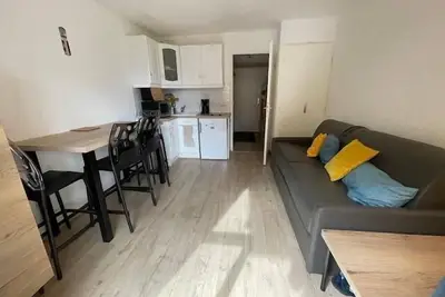 Image de 6ème étage, vue montagne, balcon, télévision, casier à ski, 22m², Les 2 Alpes
