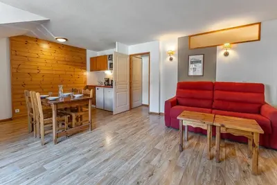 Image de À 40m des pistes de ski, 3ème étage, vue montagne, piscine, sauna, balcon, télévision, casier à ski