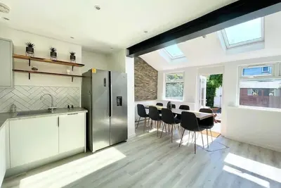 Image de Hereford House – Sleeps 8! Bs2