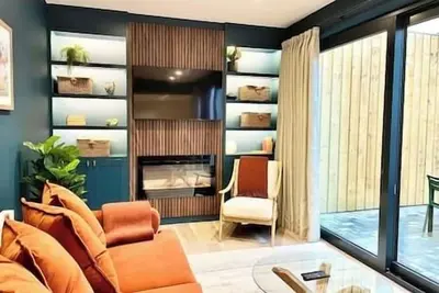 Image de Barton Suites- Luxury Home 1 of 2. Sleeps 6