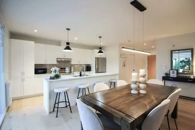 Image de Magnifique condo de luxe situé à Mont-Tremblant. <br>Au coeur du village de St-Jovit