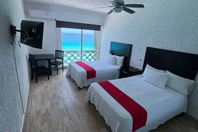 Image de Just a few meters from the Caribbean Sea!