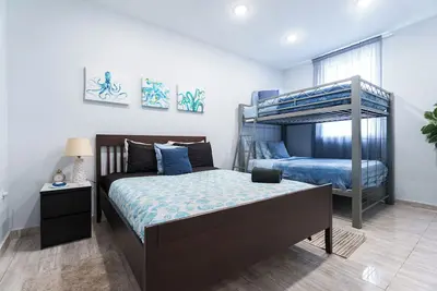 Flower Power @ Somos Hotel