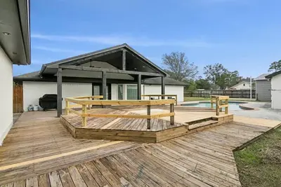 Image de Spacious 4 bedroom 3 bath house with pool in Vidor