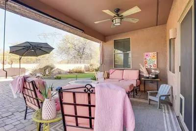 Image de Family-Friendly Goodyear Oasis: Fire Table, Pool!